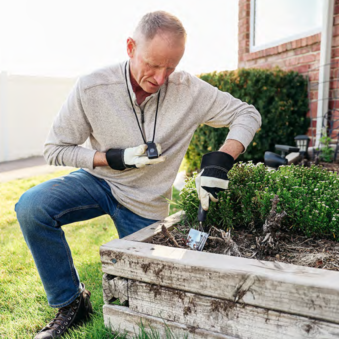 Mobile Emergency Pendant with Fall Detection - Image 4
