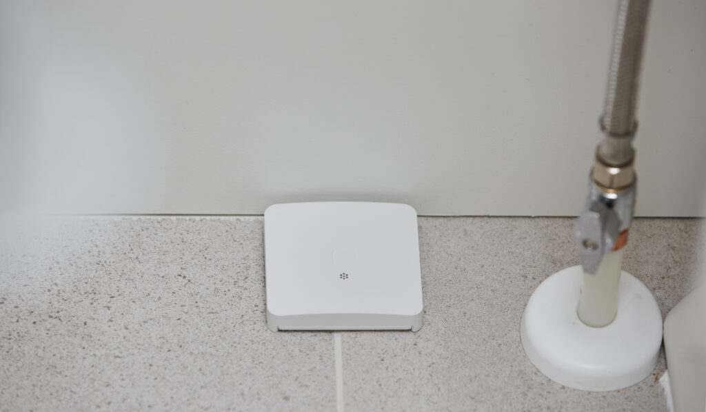 Water Tile with Freeze Detection