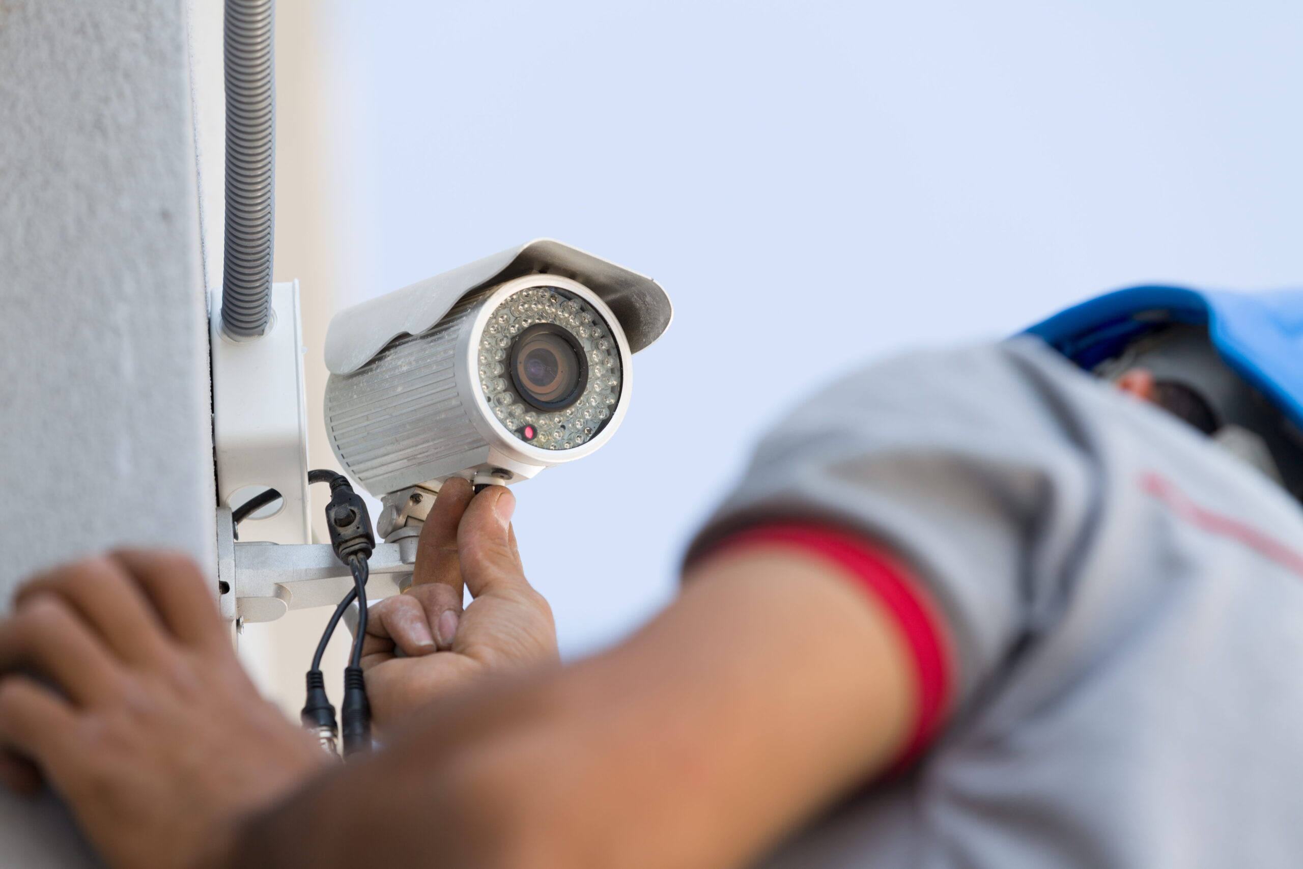 Security Cameras vs. Reolink Cameras: What’s Better for You?